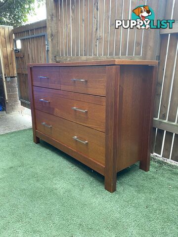 HARDWOOD SNOOZE DRESSER