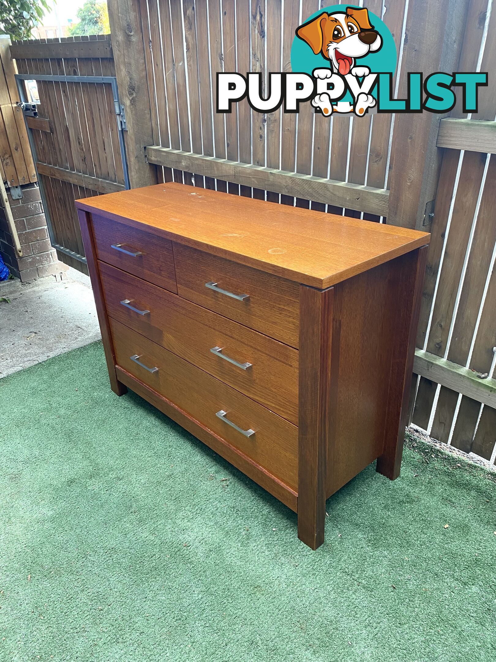 HARDWOOD SNOOZE DRESSER