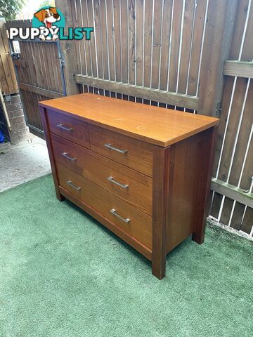 HARDWOOD SNOOZE DRESSER