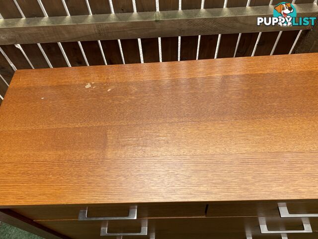 HARDWOOD SNOOZE DRESSER