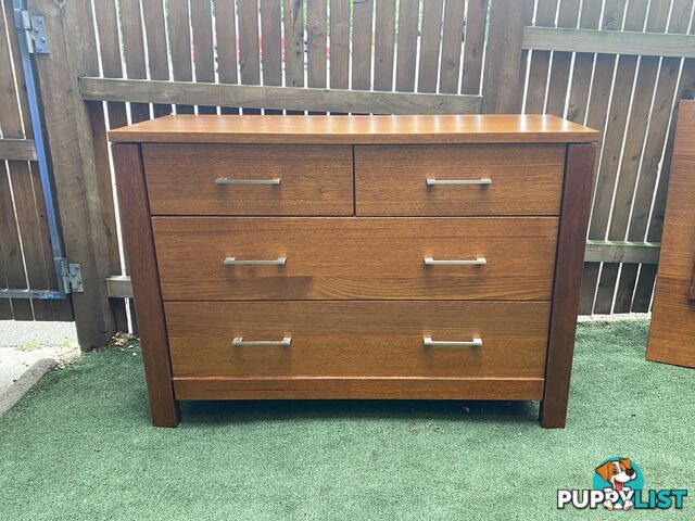 HARDWOOD SNOOZE DRESSER