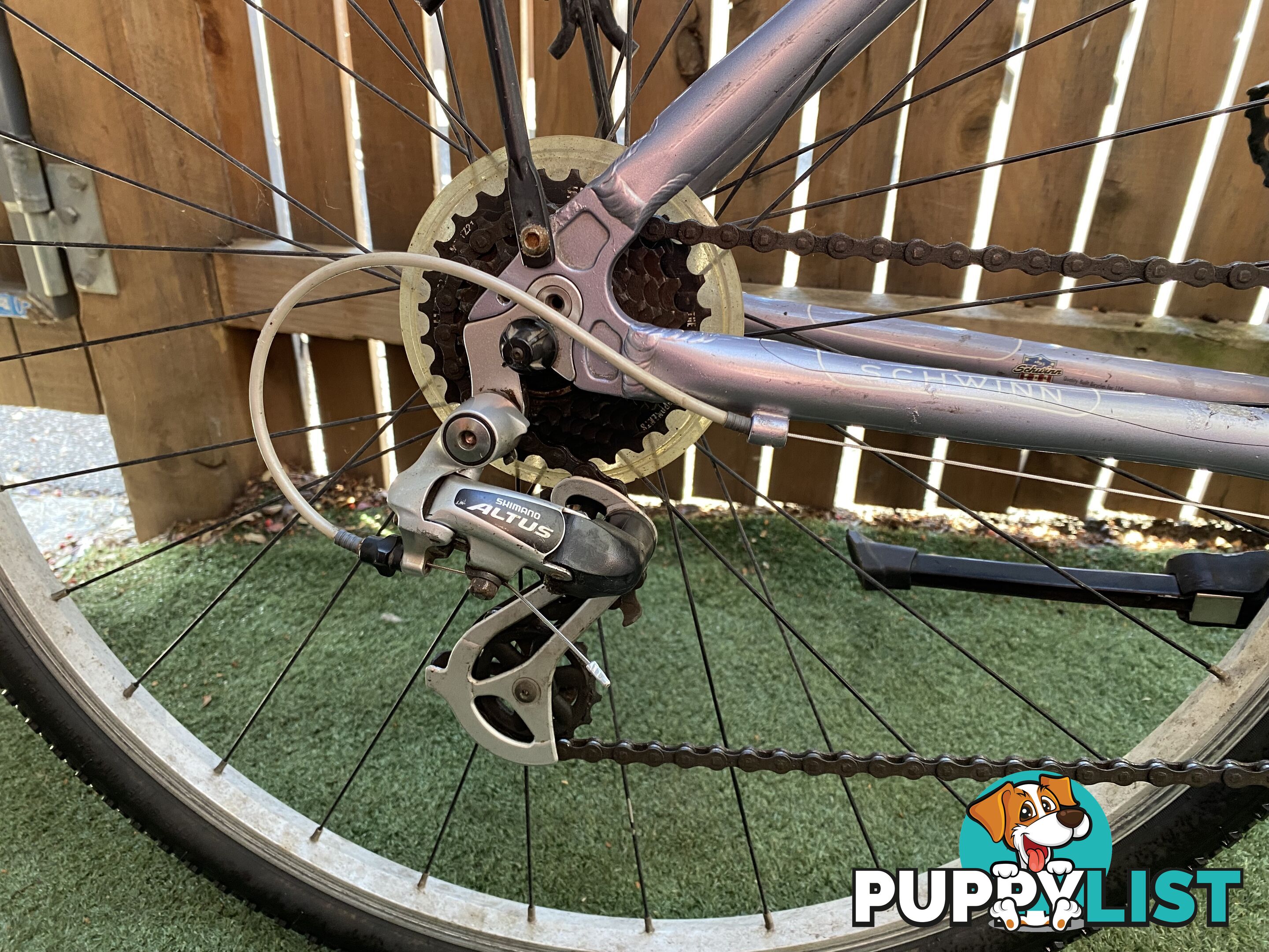 Schwinn Hybrid Bike - Good condition
