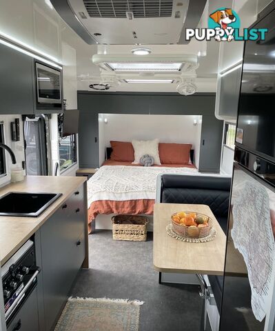 2022 Sunseeker Desert Storm Bunks
