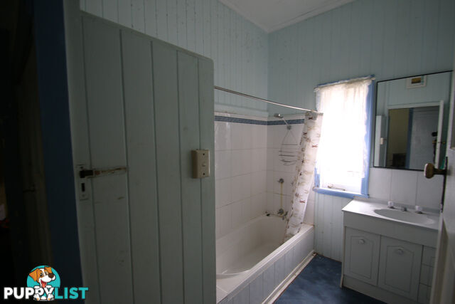 25 Bell Street MONTO QLD 4630