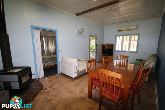25 Bell Street MONTO QLD 4630