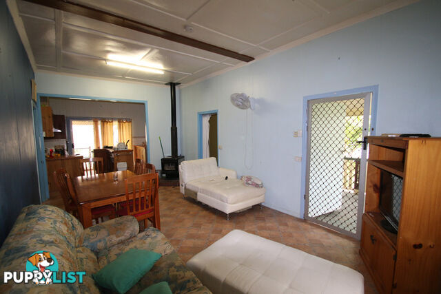 25 Bell Street MONTO QLD 4630