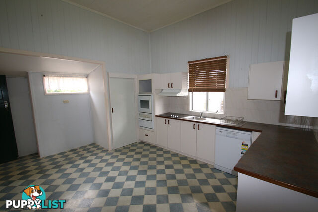 12 Boyle Street MONTO QLD 4630