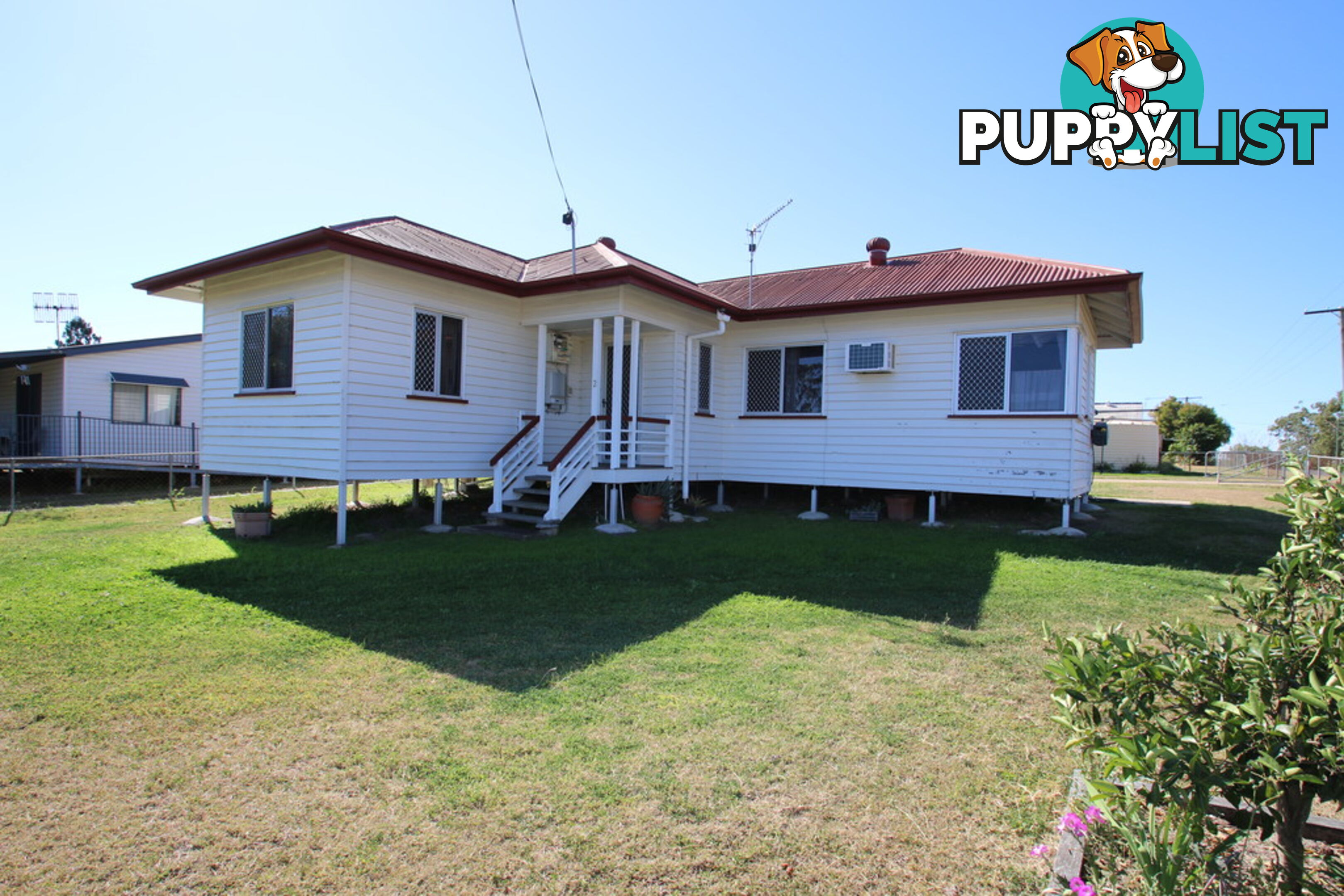 2 Archer Street MONTO QLD 4630