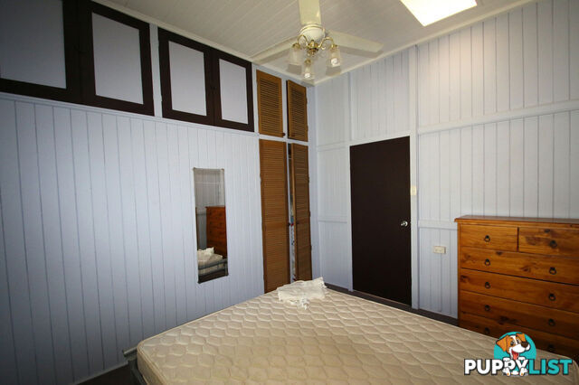 18 Lister Street MONTO QLD 4630