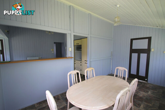 18 Lister Street MONTO QLD 4630