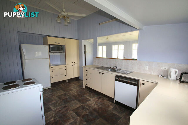 18 Lister Street MONTO QLD 4630