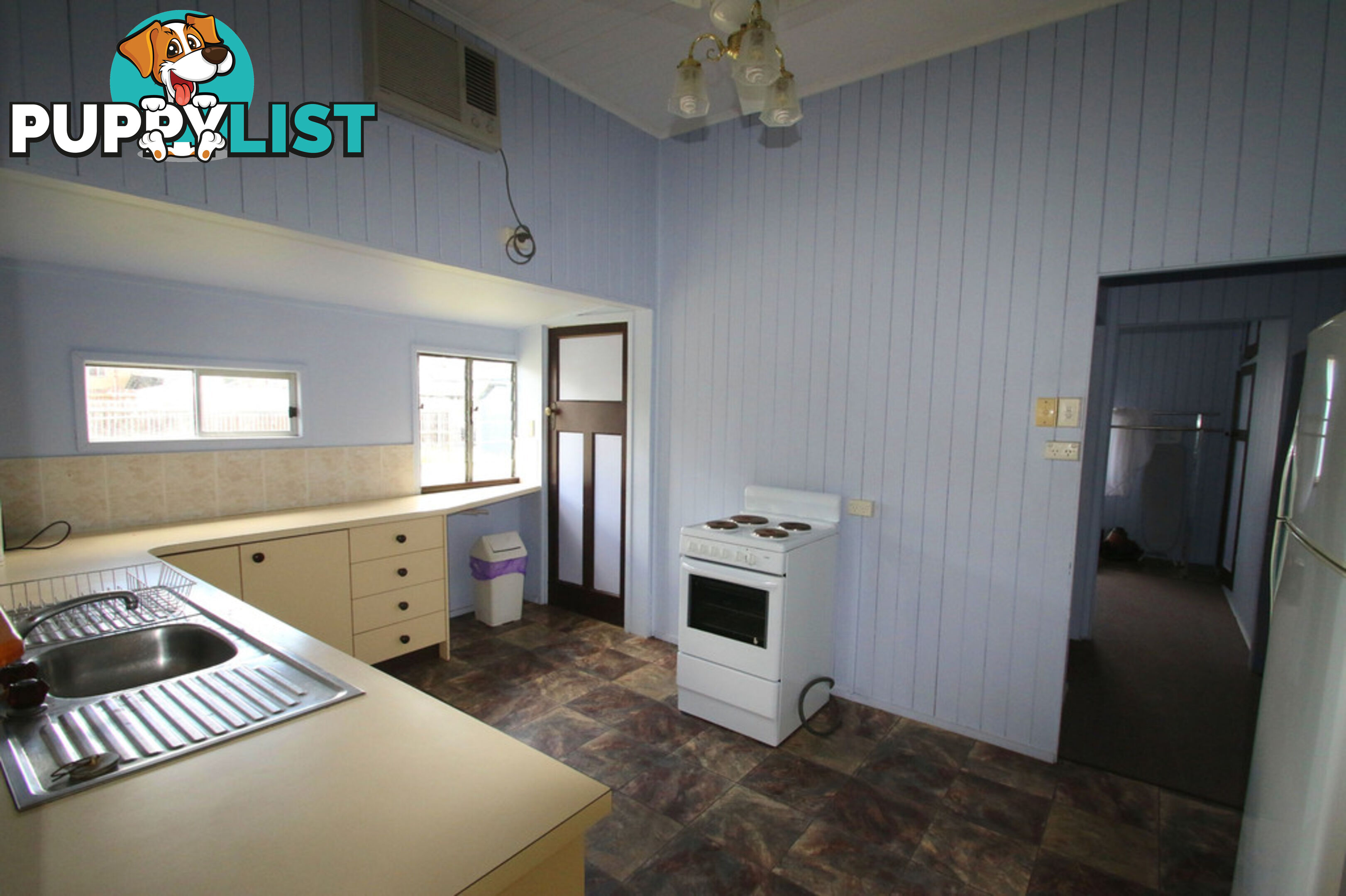 18 Lister Street MONTO QLD 4630