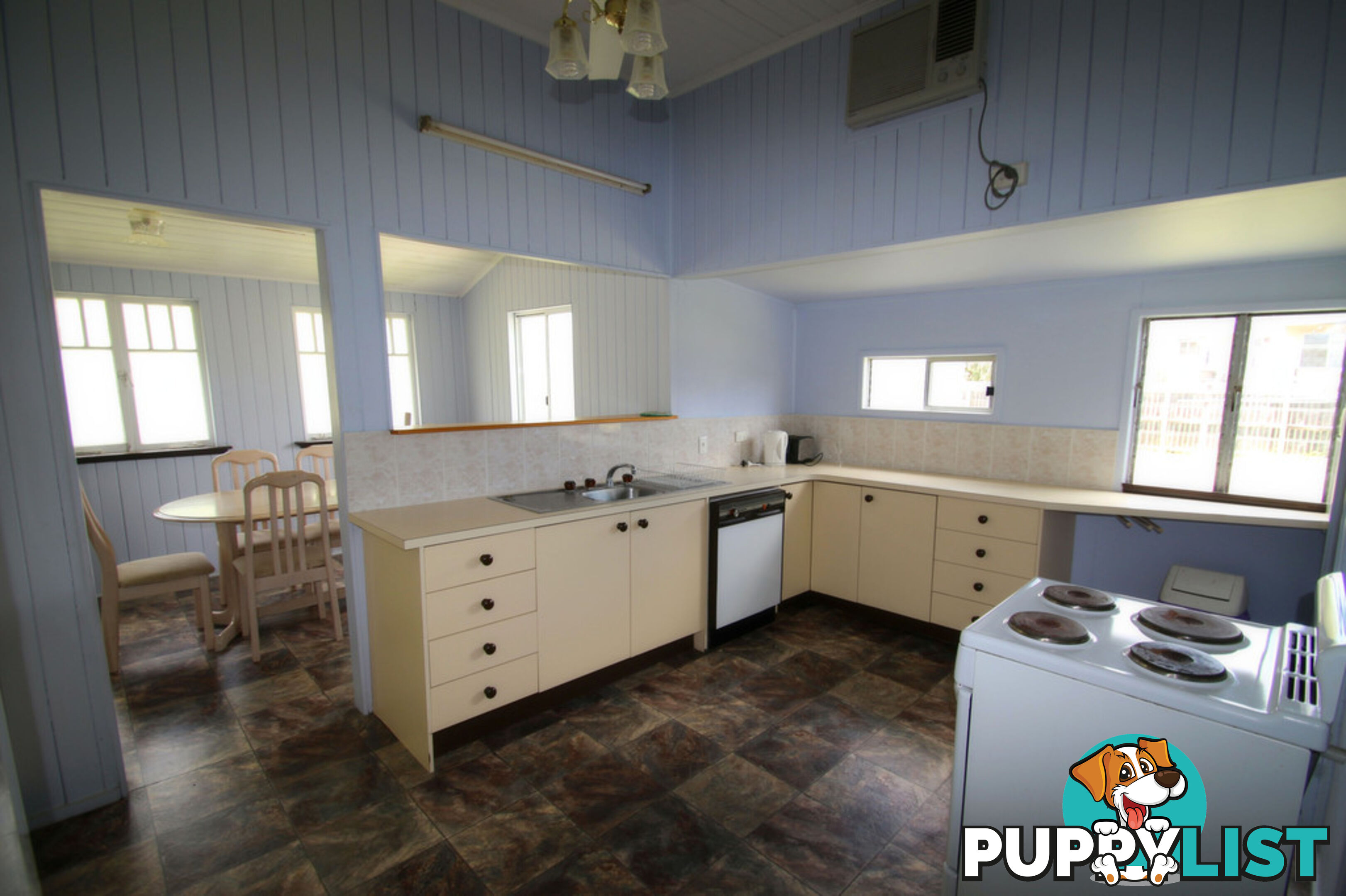18 Lister Street MONTO QLD 4630