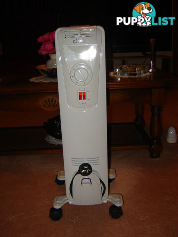 CLICK 5 FIN OIL COLUMN HEATER - AS NEW - SELDOM USED