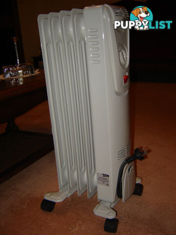 CLICK 5 FIN OIL COLUMN HEATER - AS NEW - SELDOM USED