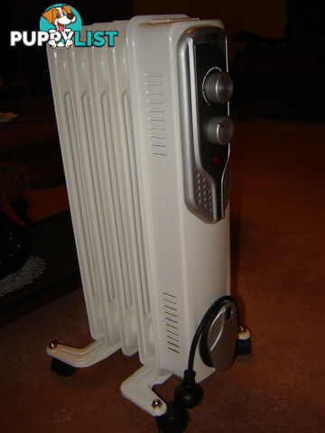 ONIX 5 FIN OIL HEATER - AS NEW - SELDOM USED
