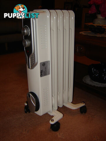 ONIX 5 FIN OIL HEATER - AS NEW - SELDOM USED