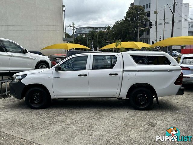 2017 TOYOTA HILUX WORKMATE TGN121R MY17 UTE TRAY, 4 DOORS, 5 SEATS