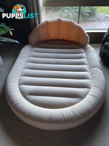 INFLATABLE DOUBLE BED