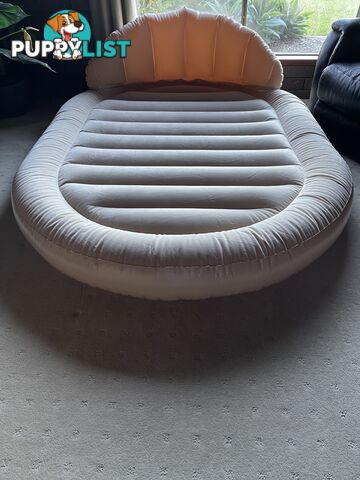 INFLATABLE DOUBLE BED