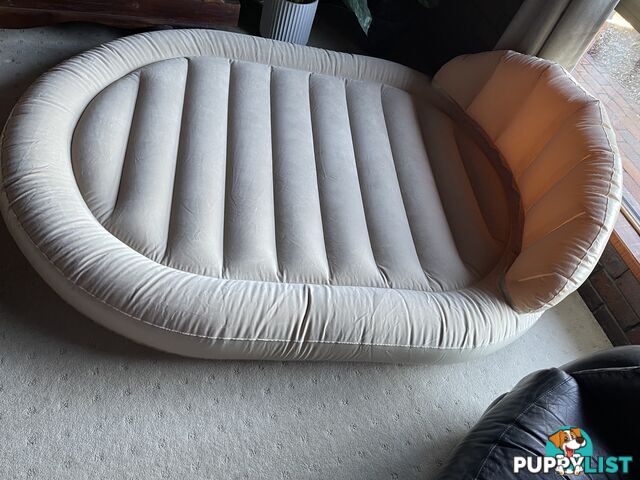 INFLATABLE DOUBLE BED