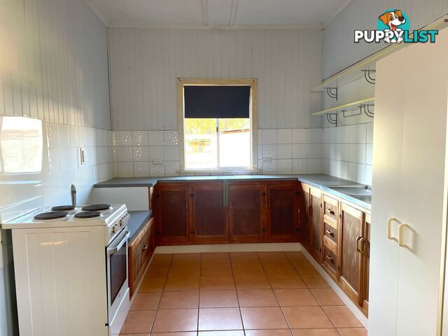 14 Reen Street KINGAROY QLD 4610