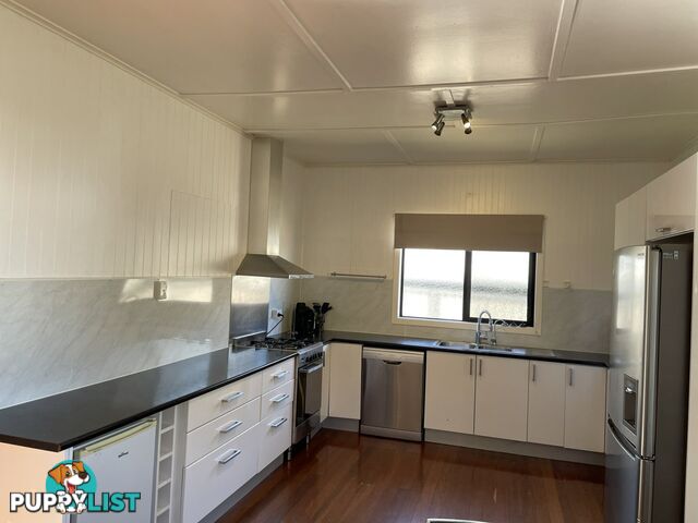 35 Albert Street KINGAROY QLD 4610