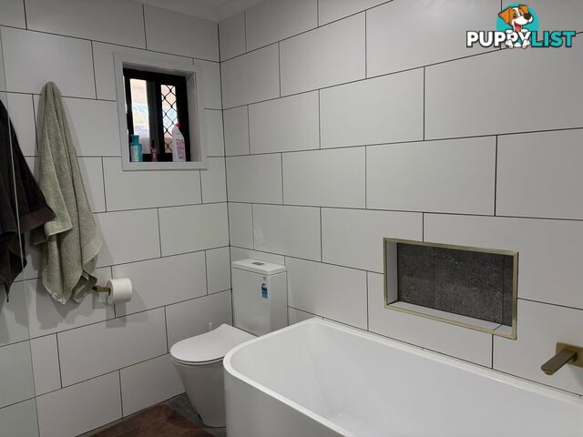 49 Buckingham St KINGAROY QLD 4610