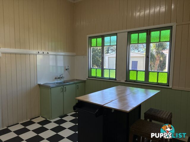 10 Earl Street KINGAROY QLD 4610