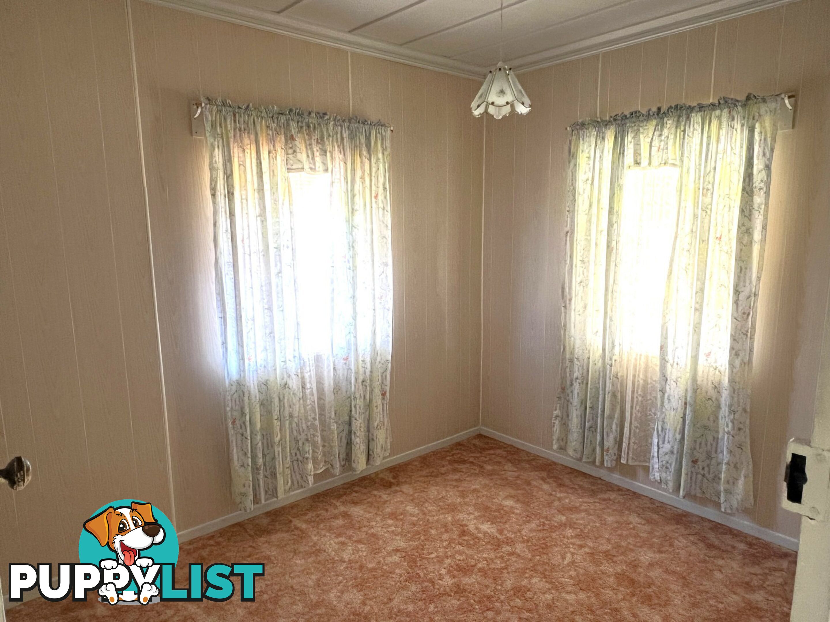 82 Edward Street WONDAI QLD 4606