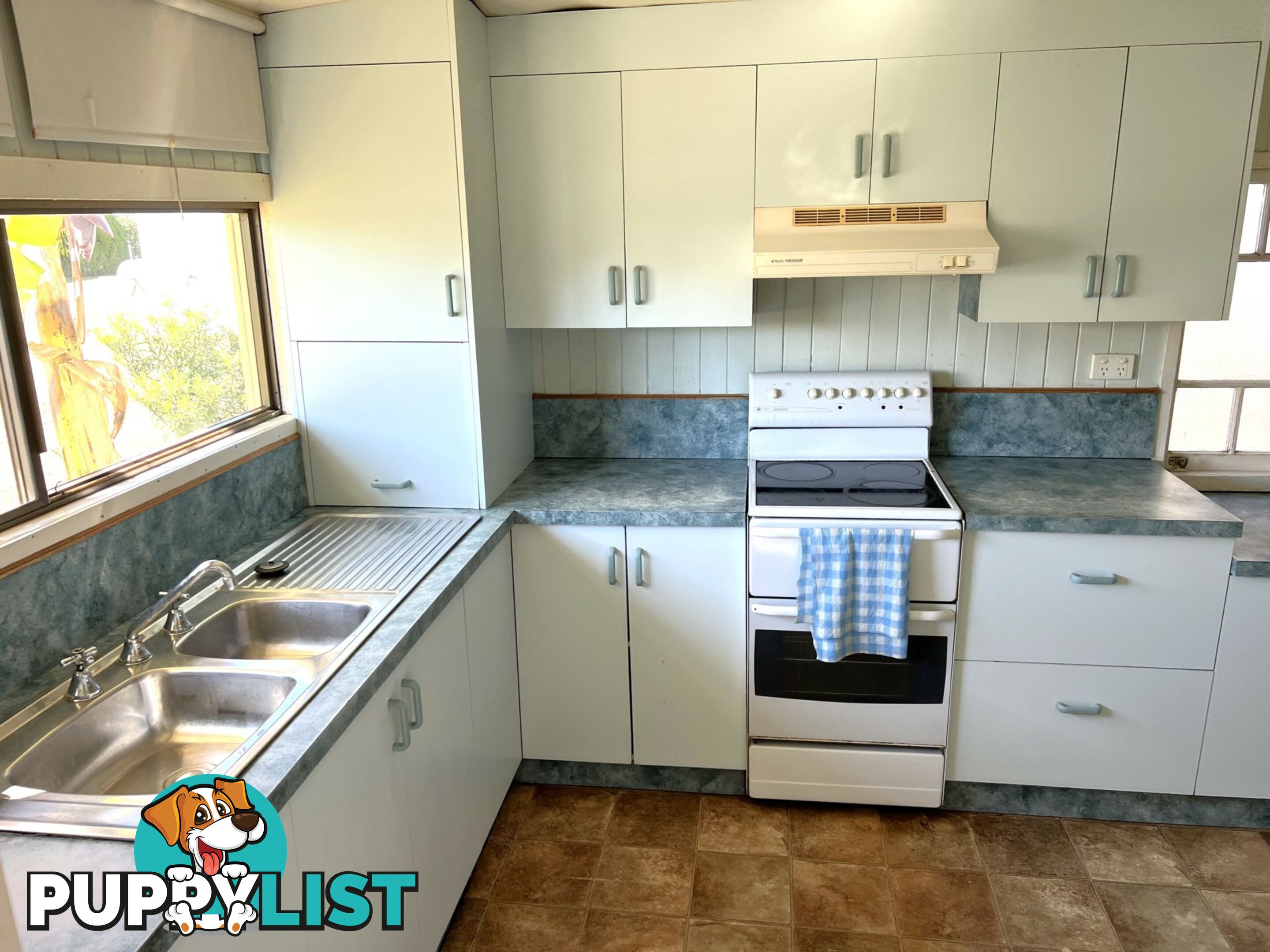 82 Edward Street WONDAI QLD 4606