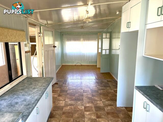 82 Edward Street WONDAI QLD 4606