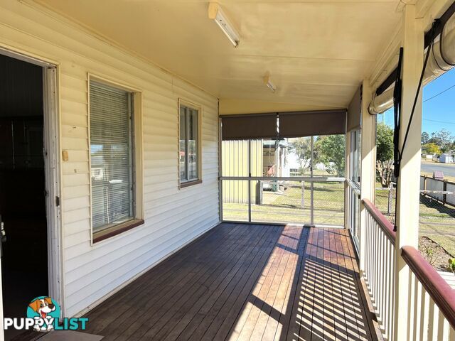 82 Edward Street WONDAI QLD 4606