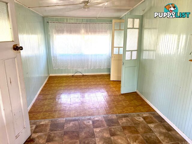82 Edward Street WONDAI QLD 4606