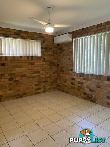 Unit 1/35 Pring street WONDAI QLD 4606