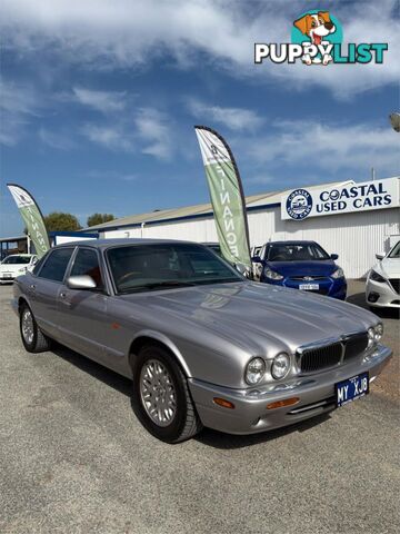 2000 JAGUAR XJ8  3,2 4D SALOON