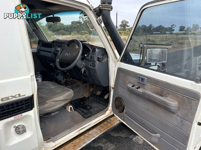 2011 Toyota Landcruiser VDJ79R GXL Ute Manual