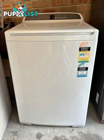 fisher and paykel 8.5kg top loader washing machine all good working, 4 year old $180