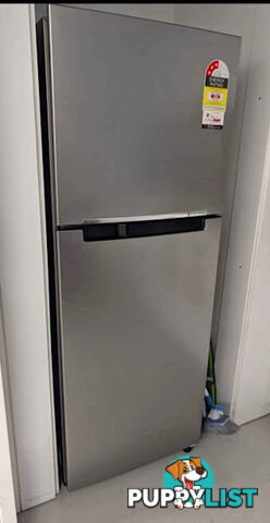 samsung 315L fridge 160cm high, all good working, 3 year old $200 pick up in campsie