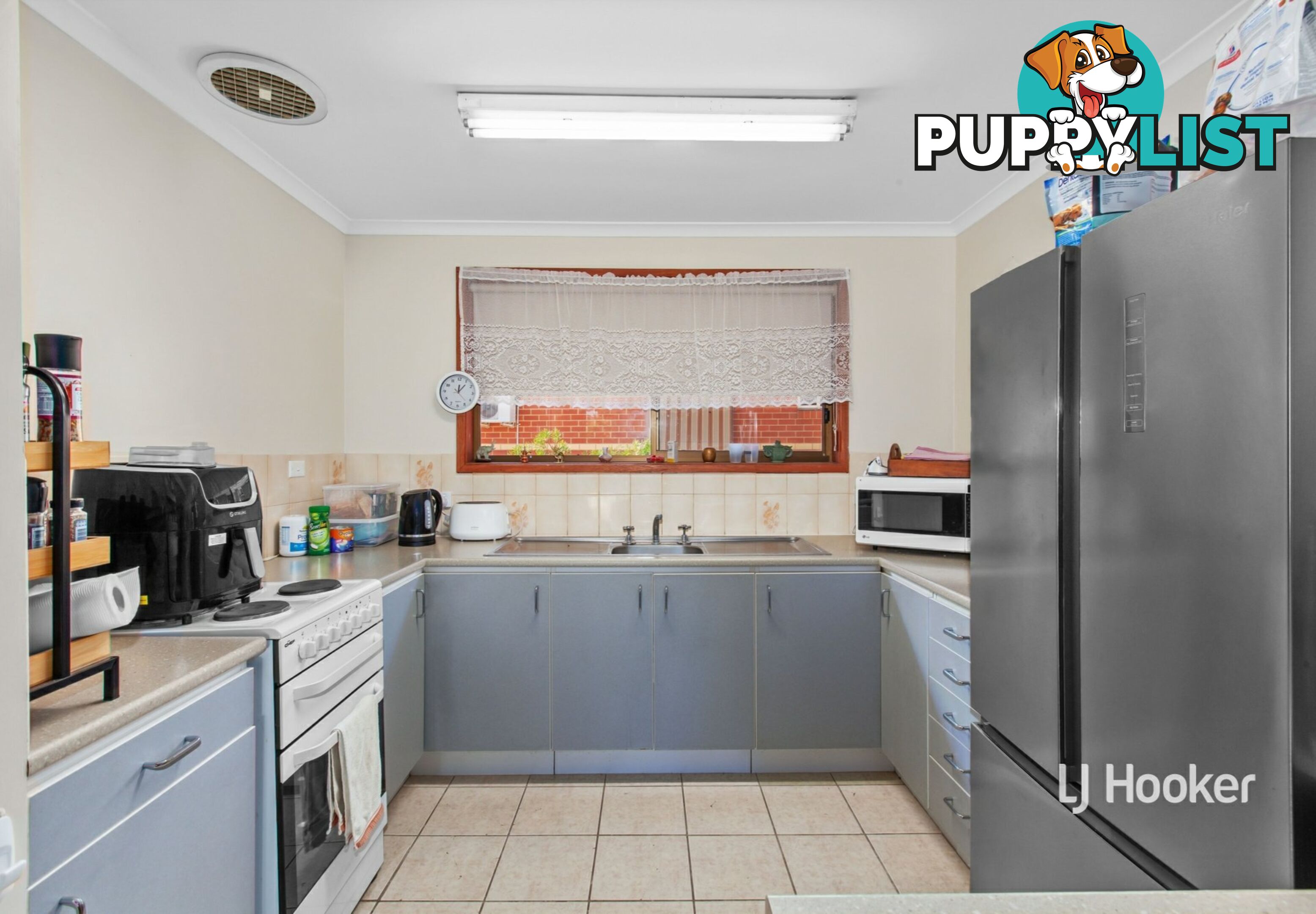 11 Mylson Avenue BROADFORD VIC 3658