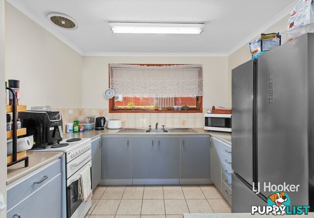 11 Mylson Avenue BROADFORD VIC 3658