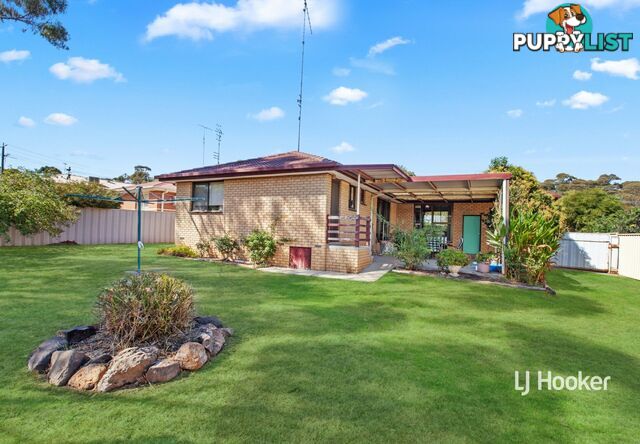 11 Mylson Avenue BROADFORD VIC 3658