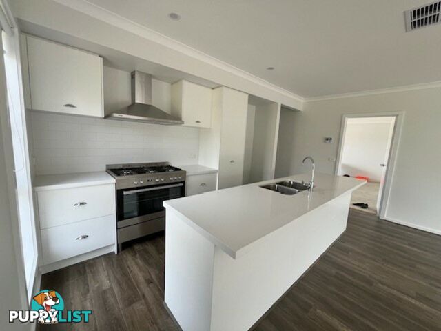 3 Bloodwood St BROADFORD VIC 3658