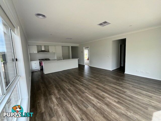3 Bloodwood St BROADFORD VIC 3658