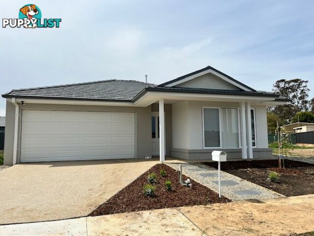 3 Bloodwood St BROADFORD VIC 3658