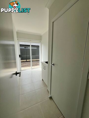 3 Bloodwood St BROADFORD VIC 3658
