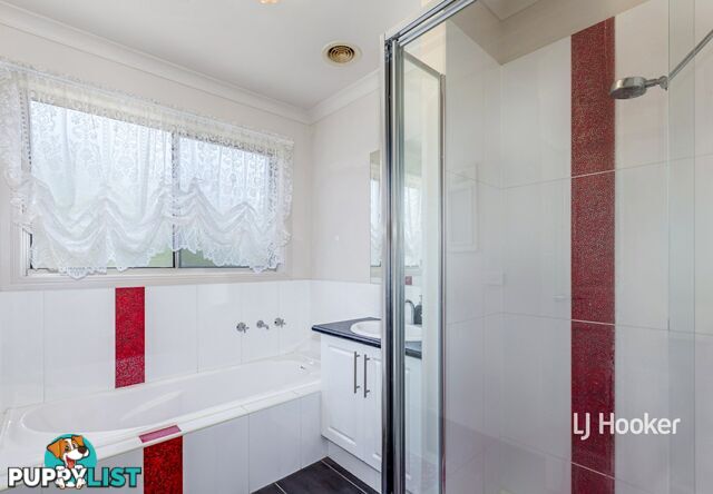 2 James Close KILMORE VIC 3764