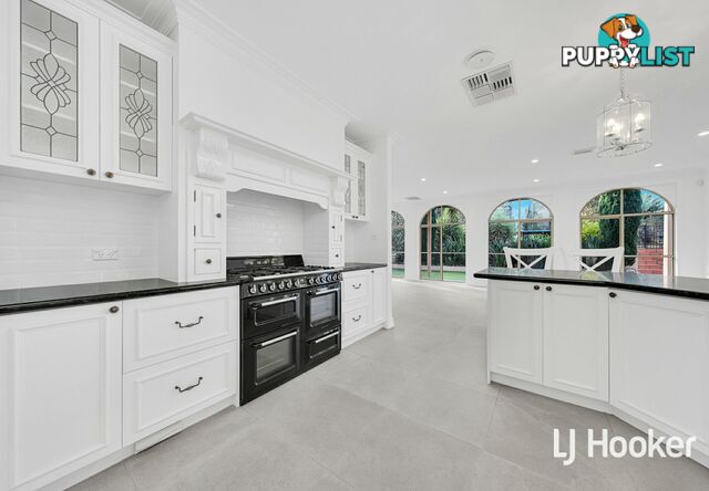 11 Fina Court HIDDEN VALLEY VIC 3756