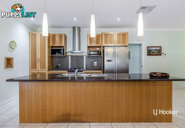 8 Eucalyptus Court BROADFORD VIC 3658