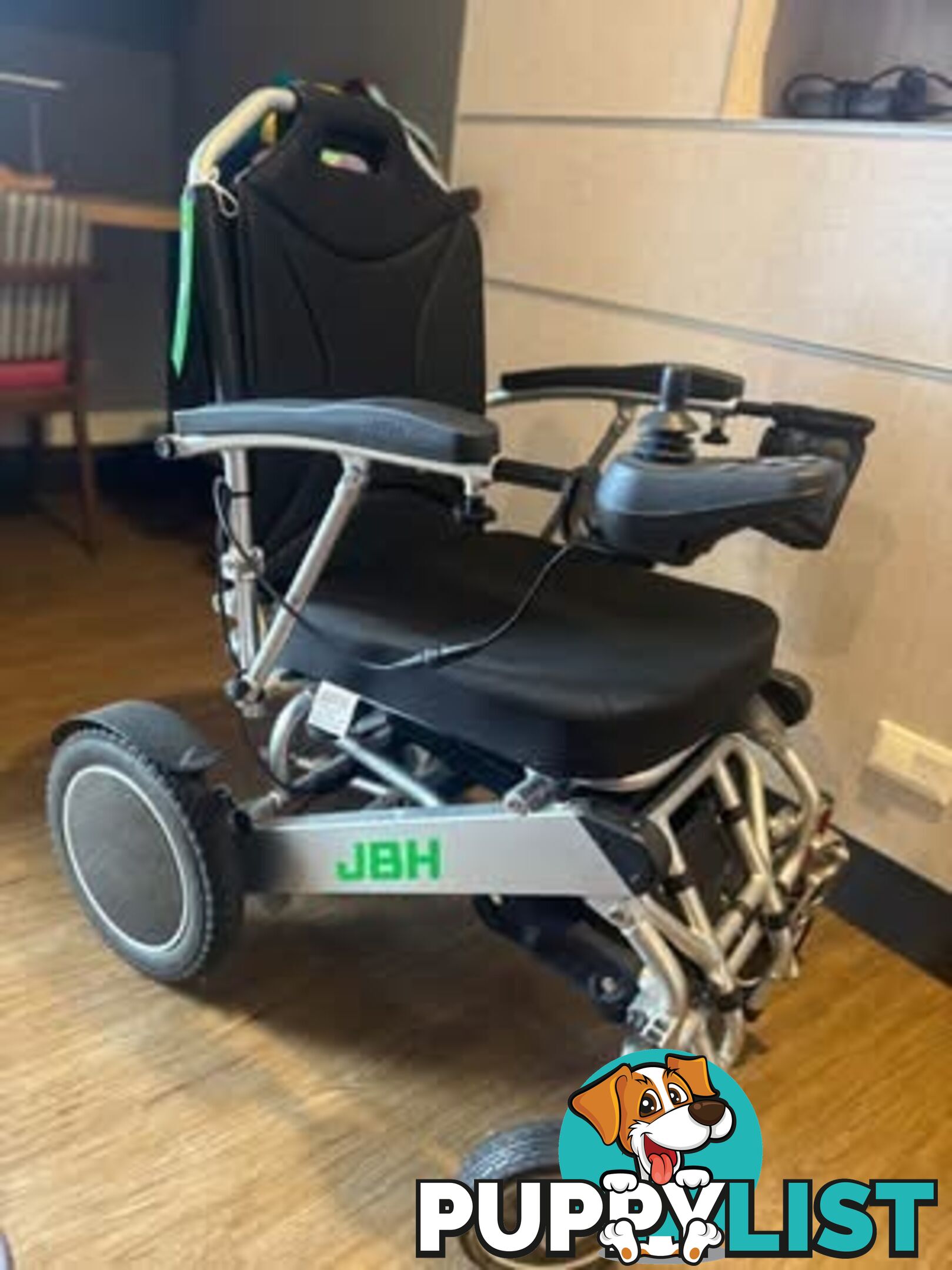Electric wheelchair